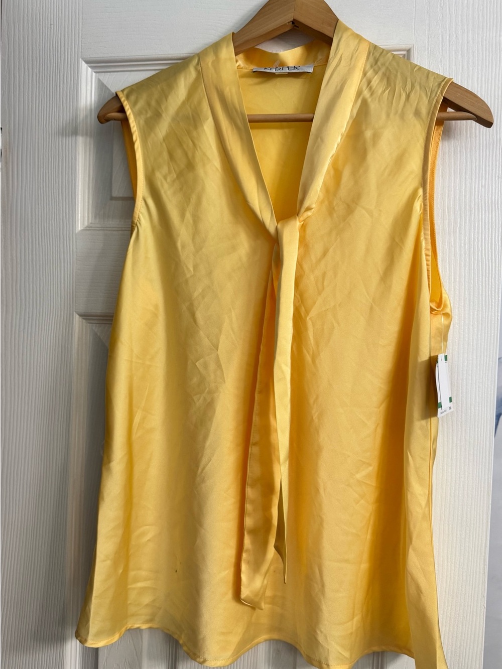 Kasper Yellow Tie-Neck Sleeveless Camisole